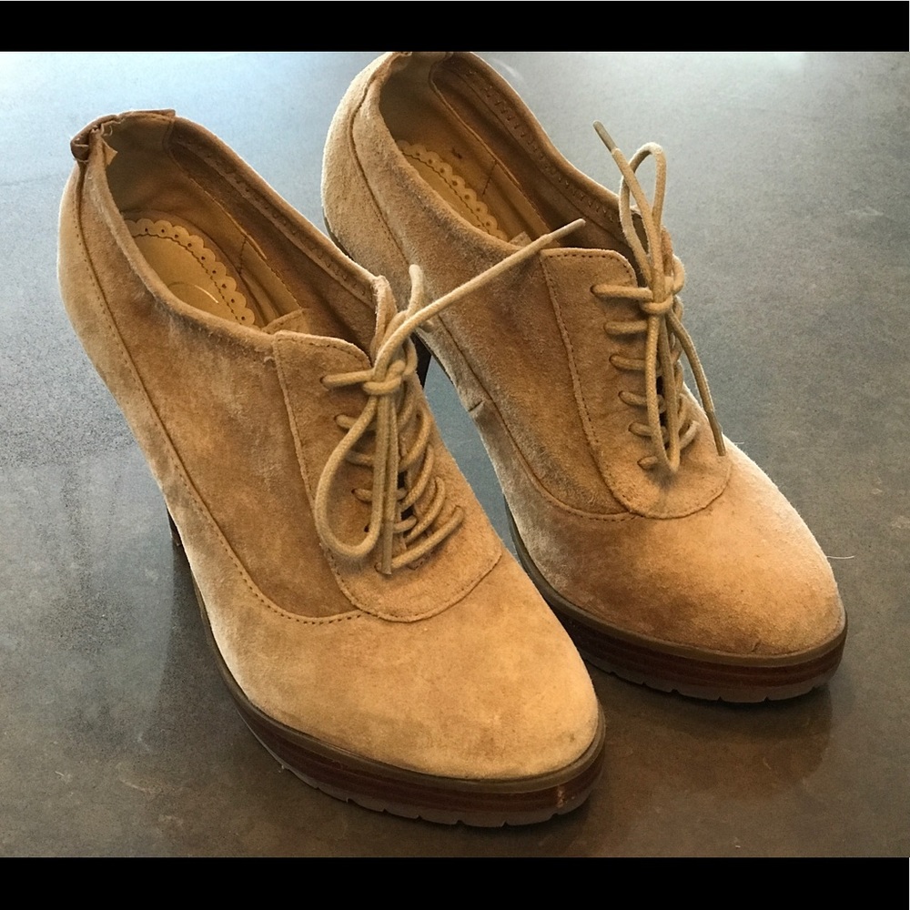 Envy Brand laced suede pumps, size 6.5